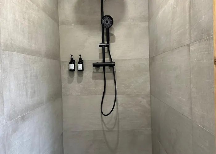 Dans Un Ecrin De Verdure Avec Privatif